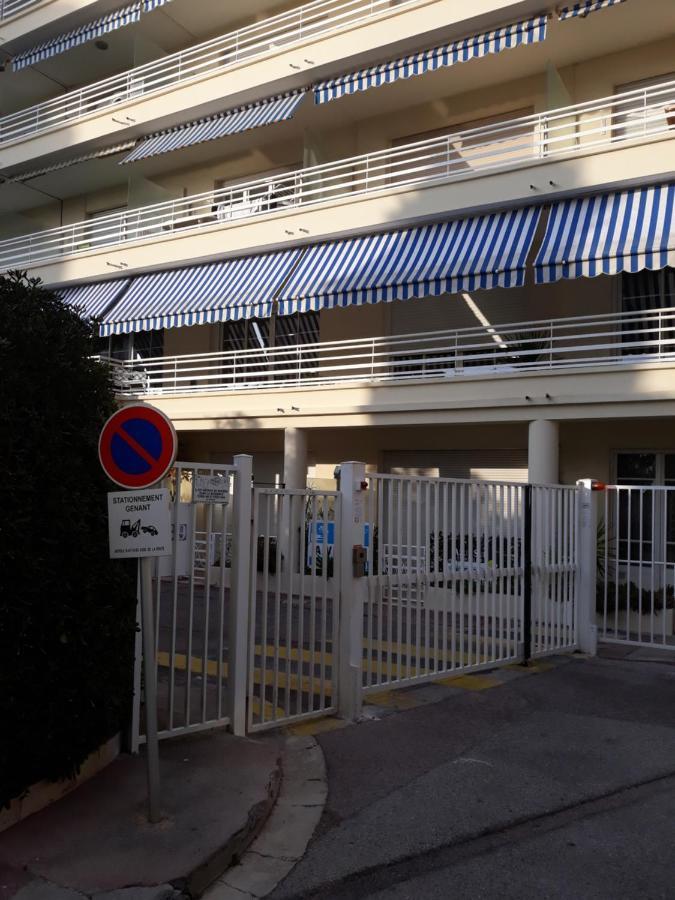 Le Palais Du Tropique Appartement Vue Mer 5E Etage Avec Ascenseur Juan-les-Pins Exterior foto